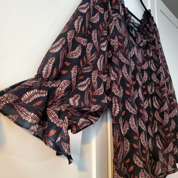 Sheer Boho style Leaf Patterned Blouse - Picture 4 of 9